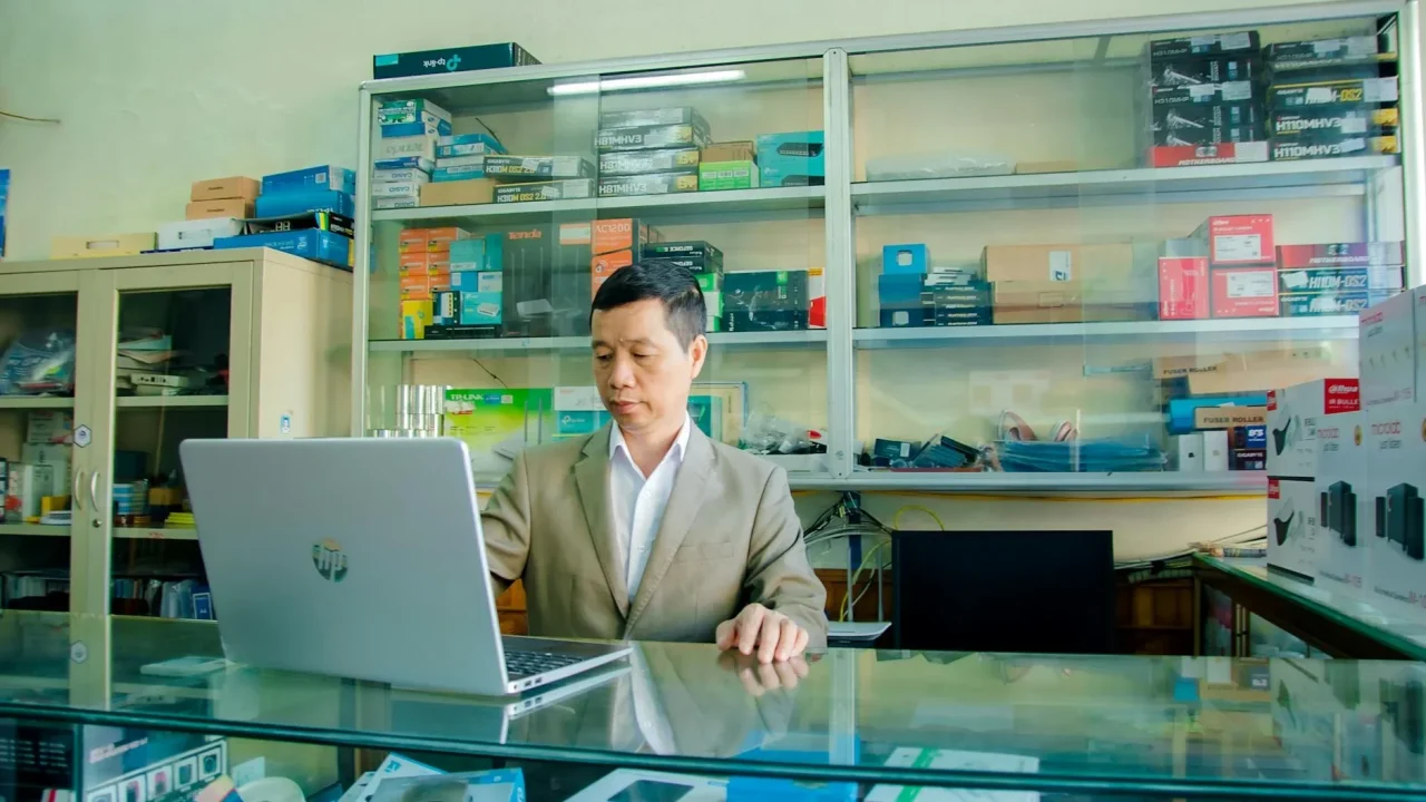 Business Owner Computer Cirebon City